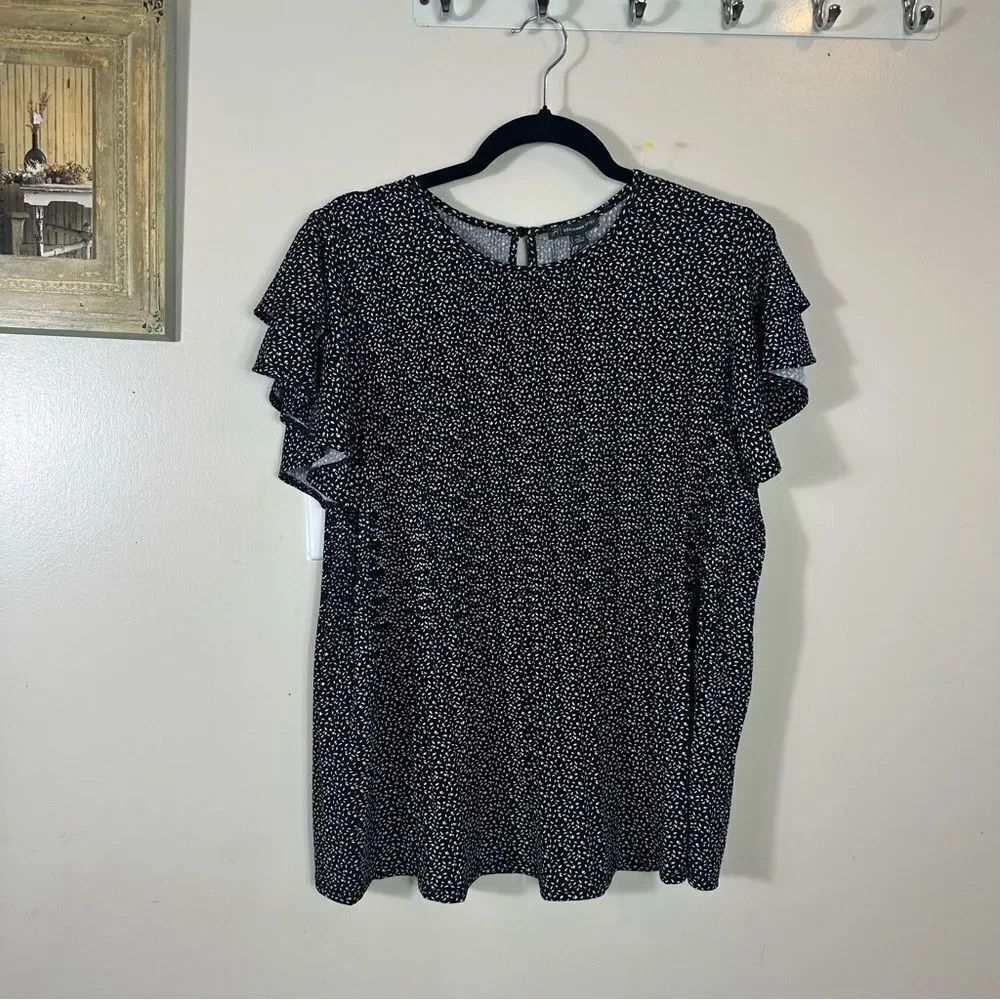 Adrianna Papell Black and White Ruffle Sleeve Blouse